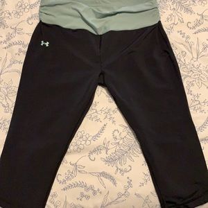 💵 SALE!! Under Armour heat gear capris